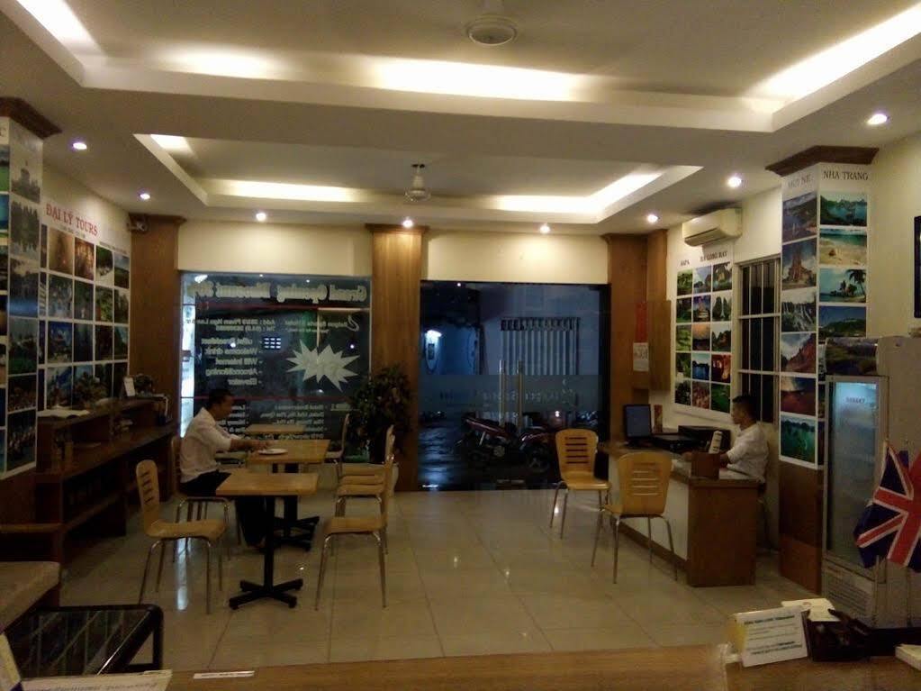红多兹酒店@范五老街3号 胡志明市 外观 照片